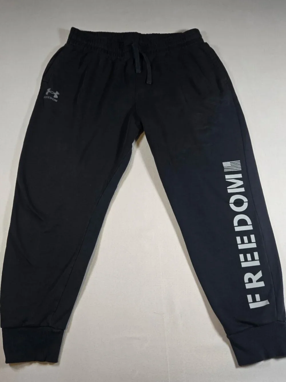 Under Armour Freedom Men’s XL Black Fleece Jogger Sweatpants American Flag